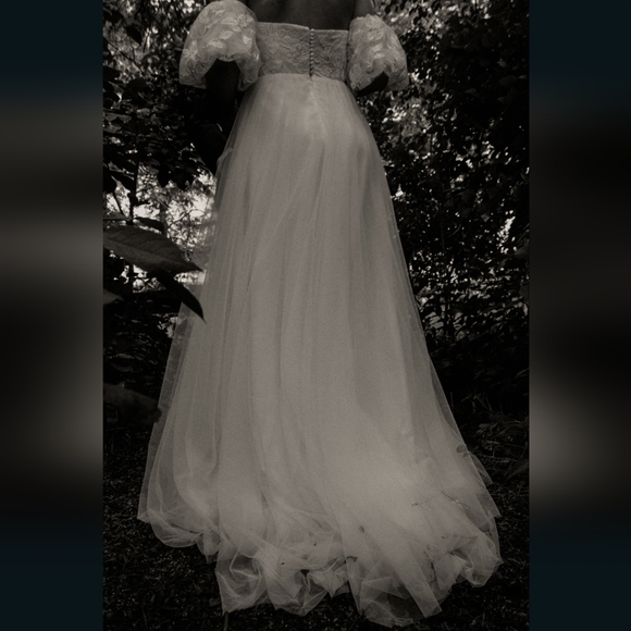 Wedding dress - Picture 3 of 3